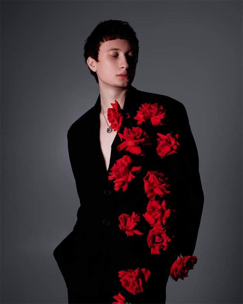 Czarny garnitur męski projekta – Men Formal Wear Design recenzja i cena